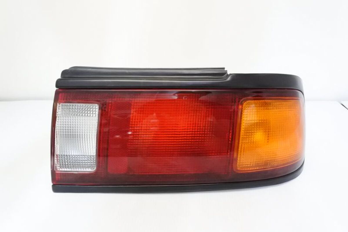 1991-1993 SENTRA 331 原廠型白黃紅 外側 尾燈